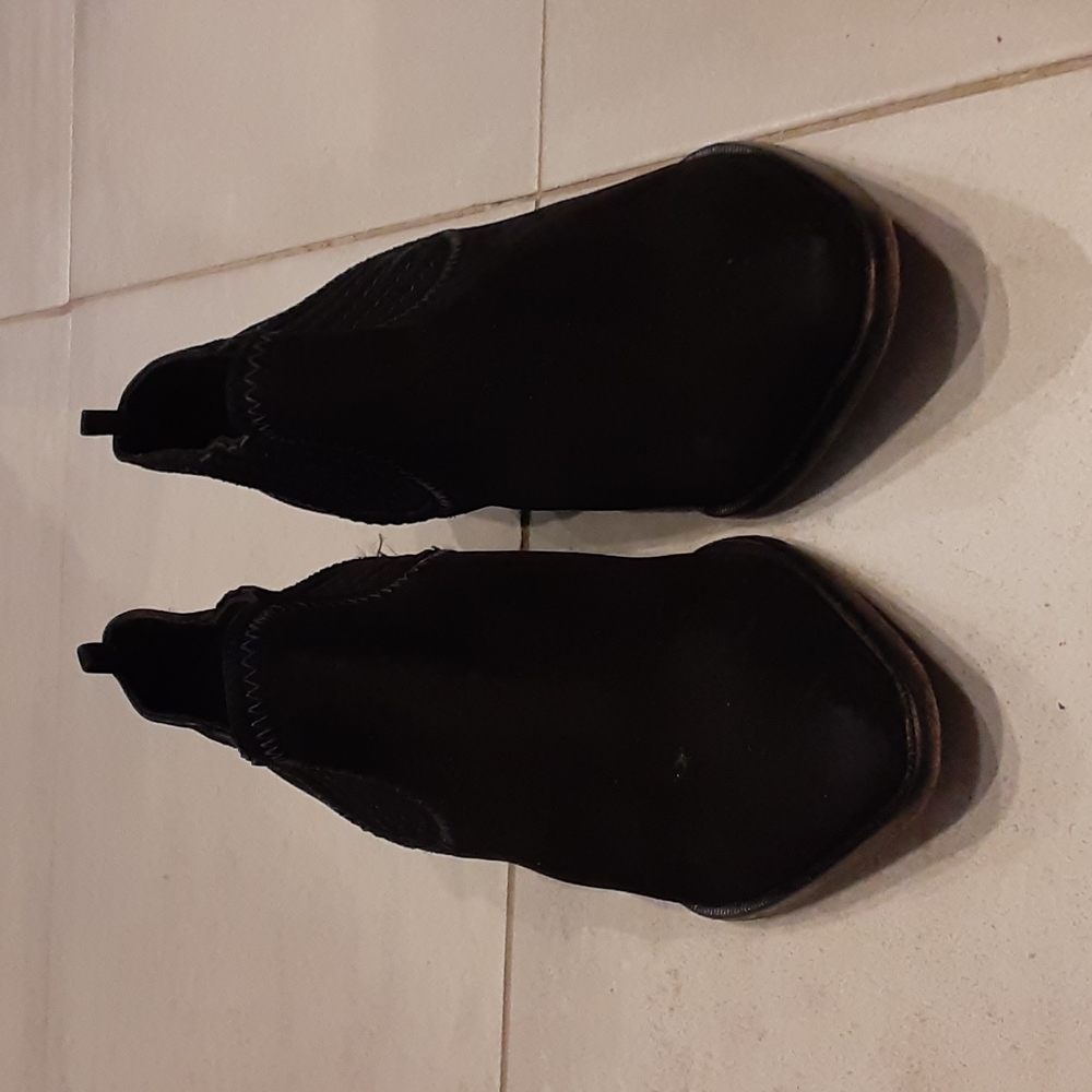 Schultz suede Ankke Booties